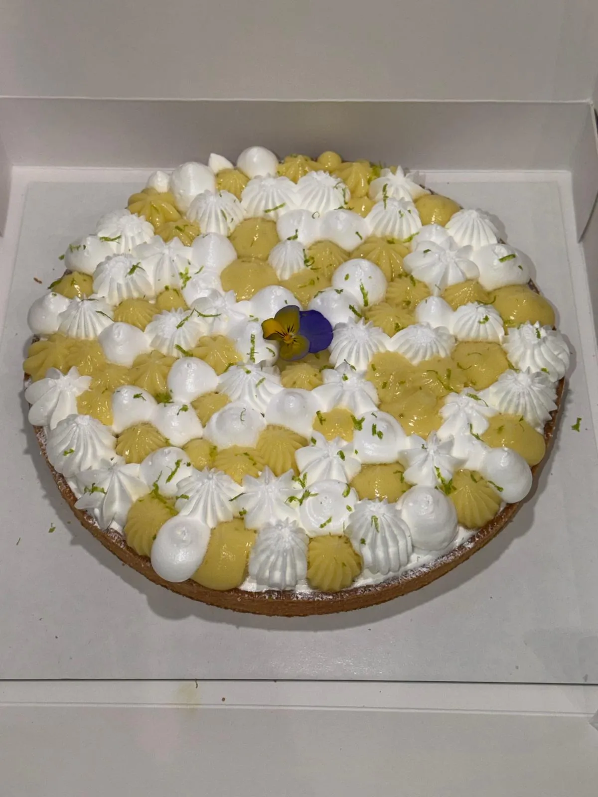 Tarte citron, pochage bicolore crème et citron